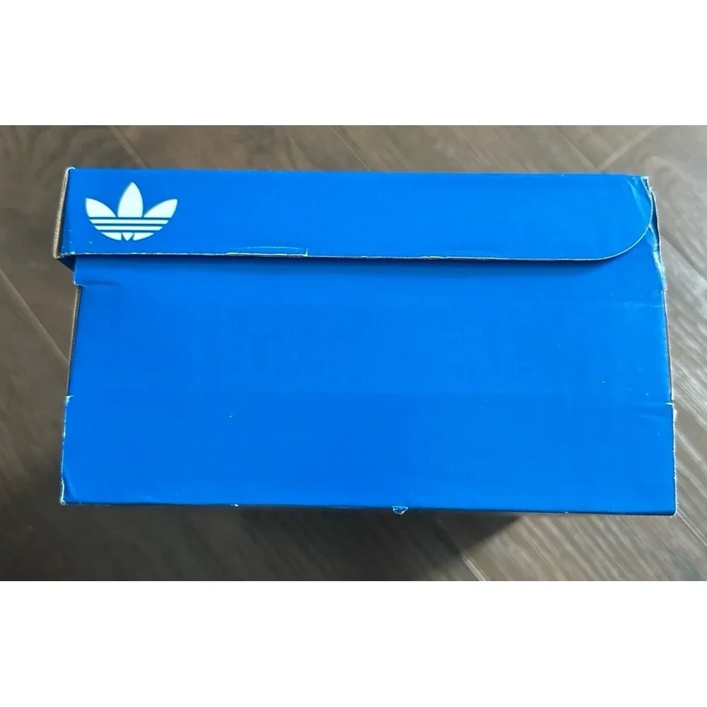 Adidas empty shoe box‎